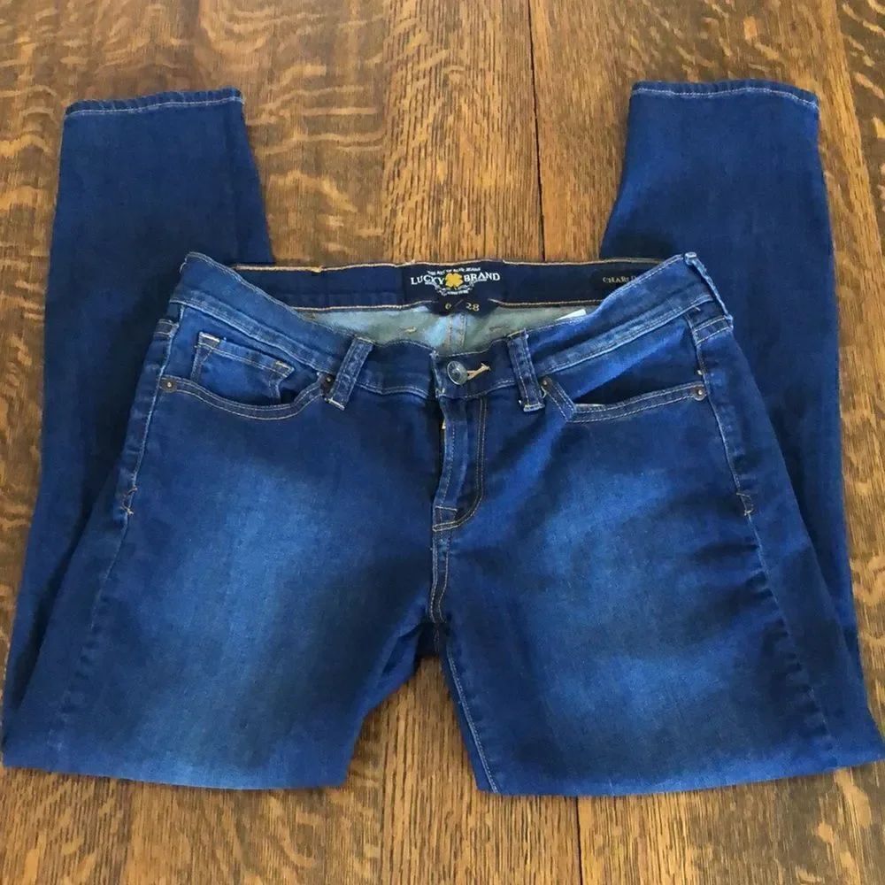 Lucky Brand med/dark wash Charlie Capri jean